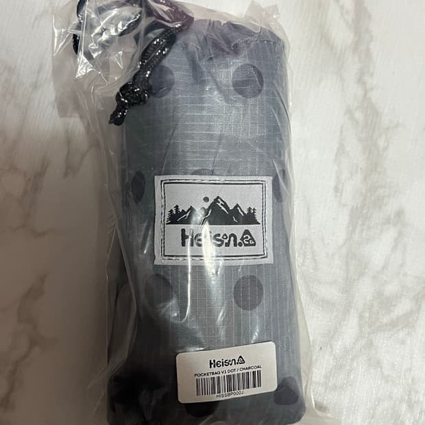 하이산 초경량 컴팩트 포켓백 v1 도트 차콜