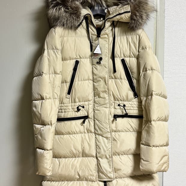 몽클레어 여성 롱패딩 아이보리