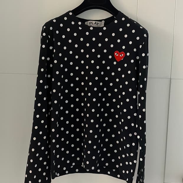 꼼데가르송 PLAY 도트 긴팔티 M 44,55 정품