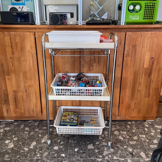 WHITE & SILVER WHEEL SHELF