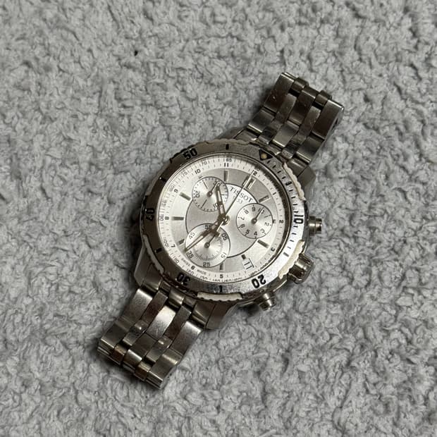 티쏘 PRS200 크로노그래프 메탈 시계