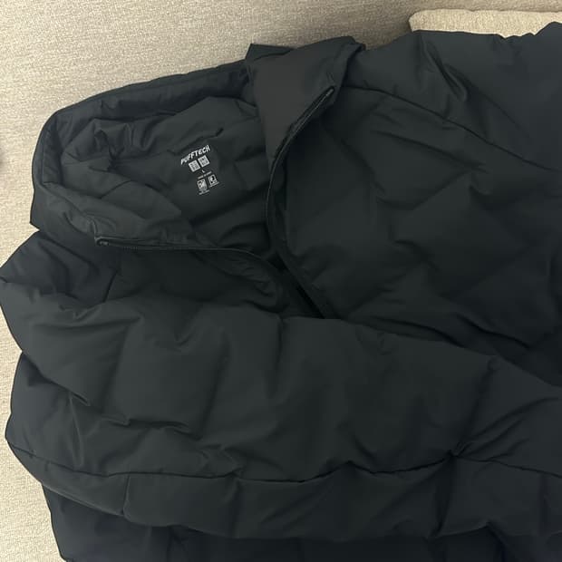 유니클로 퍼프테크 파카 경량패딩 L