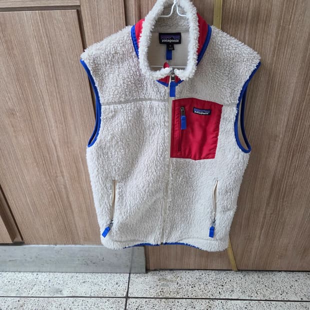 파타고니아 레트로 뽀글이 조끼 m