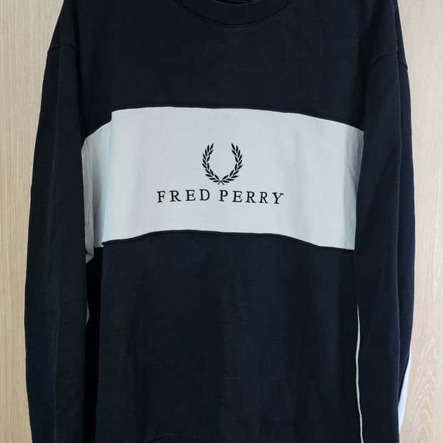 프레드페리 맨투맨 L