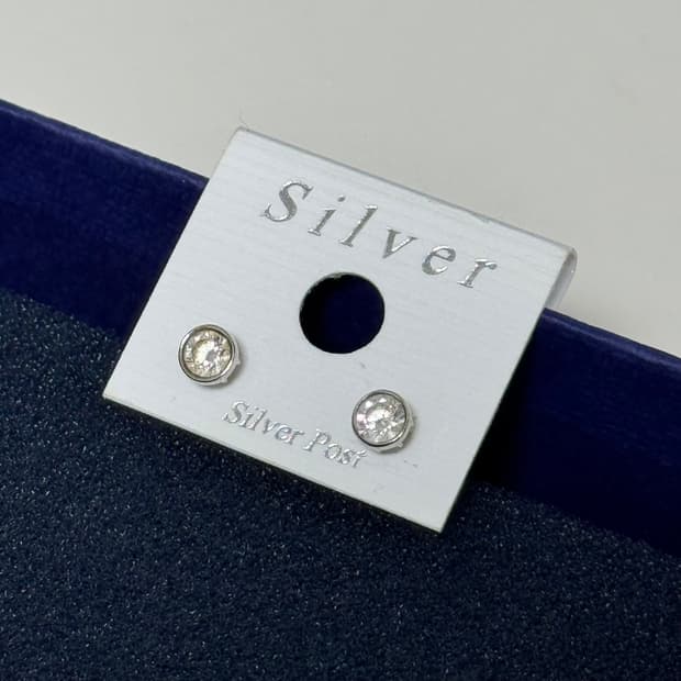 프라우마리아 큐빅 실버 귀걸이