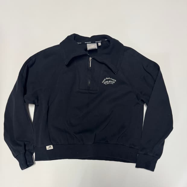 여성 뉴발란스 22년도 반집업 크롭 맨투맨 xs ~ s 블랙