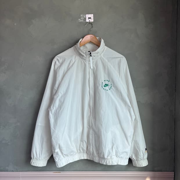 나이키 애슬래틱 백로고 우븐 바람막이 화이트