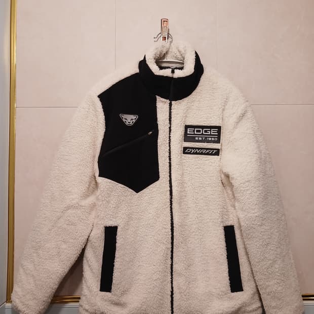 다이나핏 정품 남성 뽀글이 플리스 자켓 M 사이즈