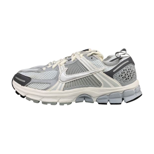 나이키 보메로 5 실버 235