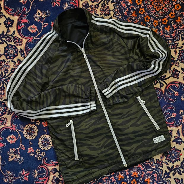 아디다스(Adidas) 지브라 카키 삼선 리버시블 양면 자켓 100