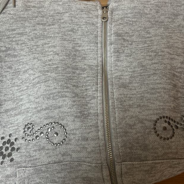 (새상품) 폴리수엠 니트재질스터드후드집업 