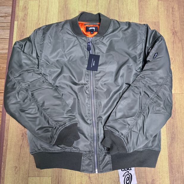 스투시 x CDG MA-1 자켓 올리브