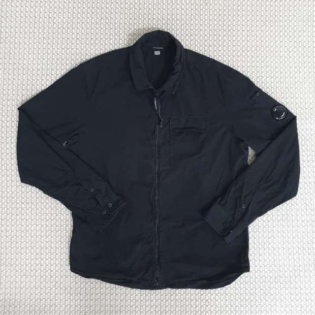 2022 CP컴퍼니 블랙 오버 셔츠