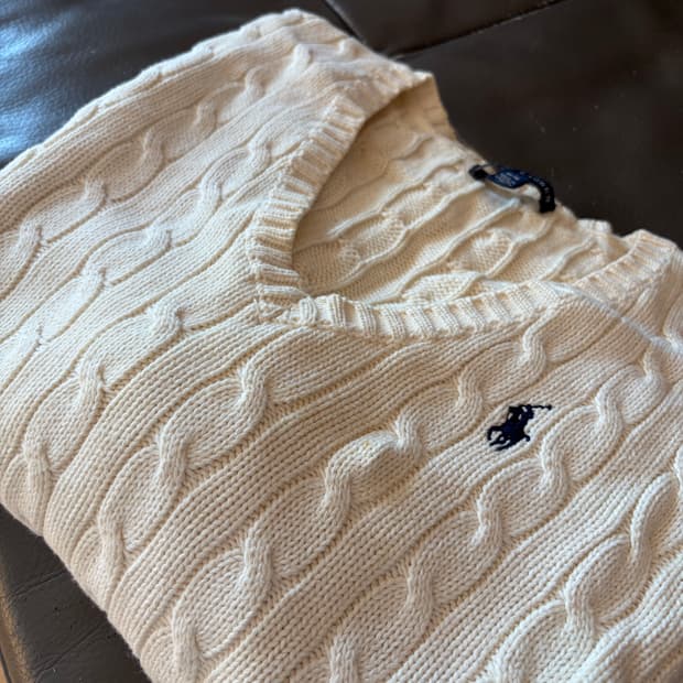 폴로 랄프로렌 케이블 브이넥 니트 아이보리