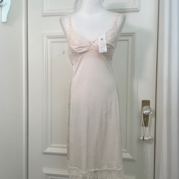 sheer coral lace point slip opc