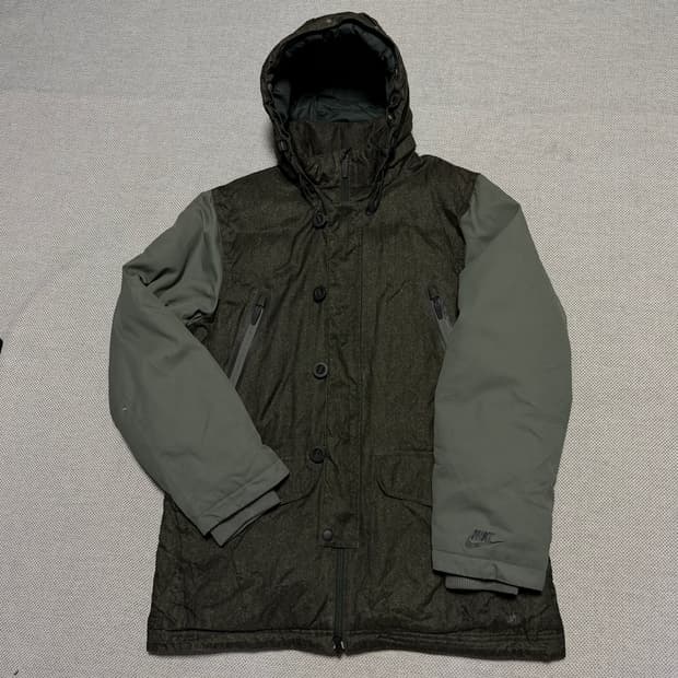 나이키 550 사이드로고 다운패딩