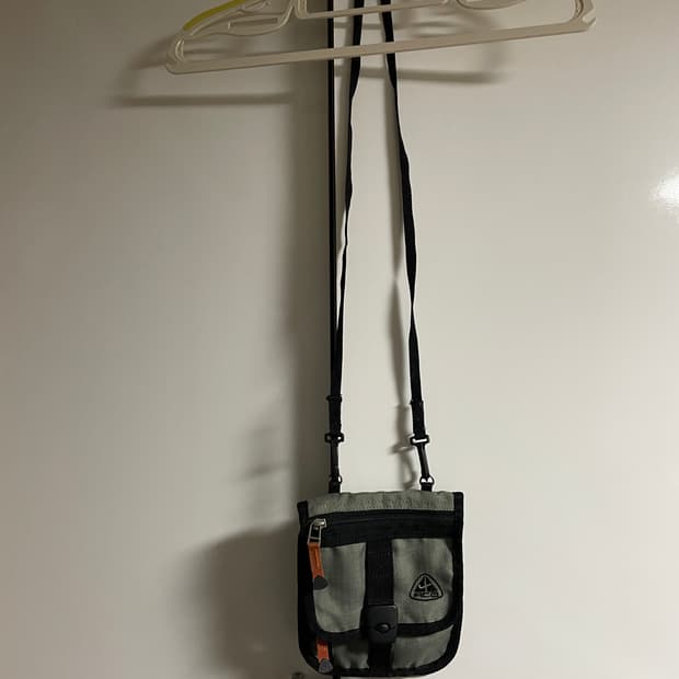 나이키 acg 미니 크로스백