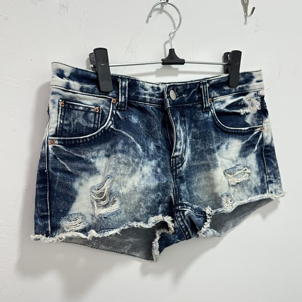 Vintage washing denim shorts