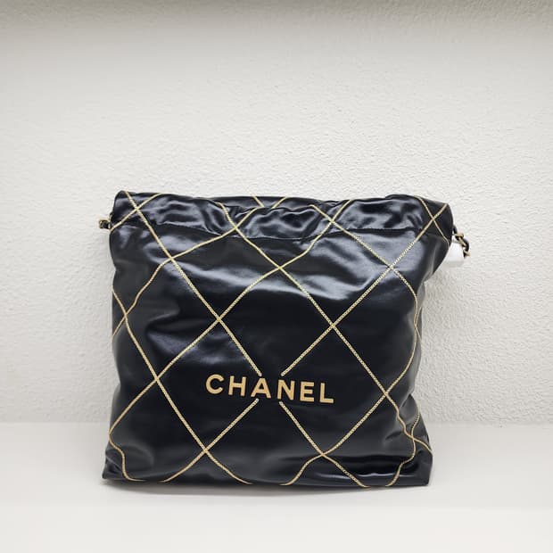 샤넬 23B AS3260 골드체인 스티치 22백 스몰 블랙 내장칩