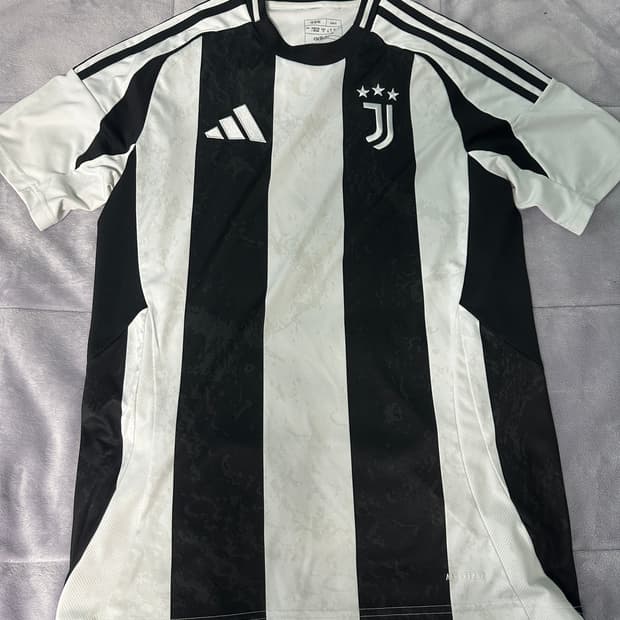 유벤투스 홈 24-25 유니폼
