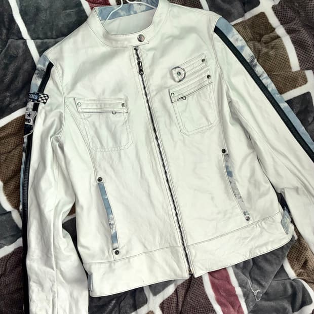 리얼레더 화이트 슬림핏 가죽자켓