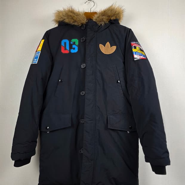 아디다스 남성 BADGE 다운자켓 100