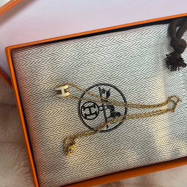 에르메스 미니 팝아슈 펜던트 골드 & 블랑 목걸이