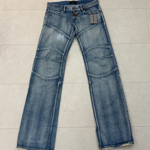 [S] 발렌시아가 25SS 피티드 플레어 데님팬츠