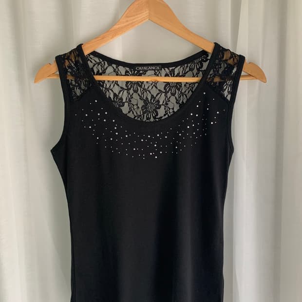 Cubic lace sleeveless