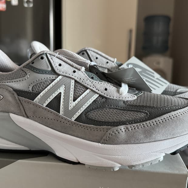 새제품 뉴발란스 990v6 그레이 250