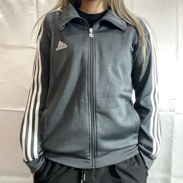 아디다스 그레이 삼각 로고 져지