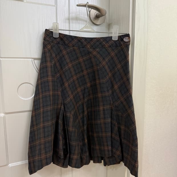 비비안웨스트우드 체크 스커트