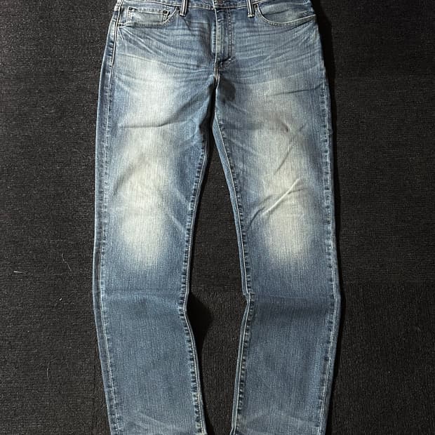 Levi’s 511 슬림핏 연청 라이트블루 데님 팬츠