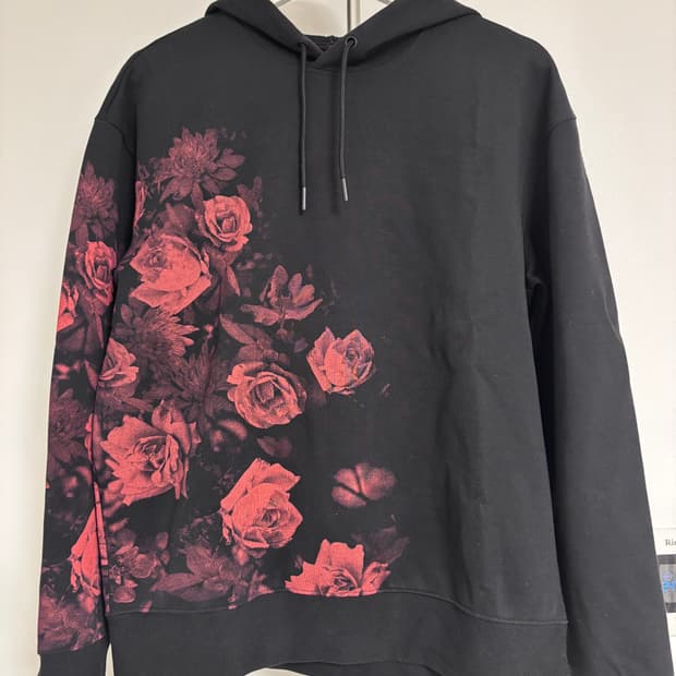 H&M 에이치앤엠 장미 후드티 S사이즈 블랙