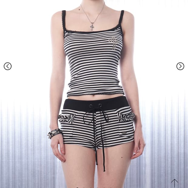 힐다 프릭 슬리브리스 