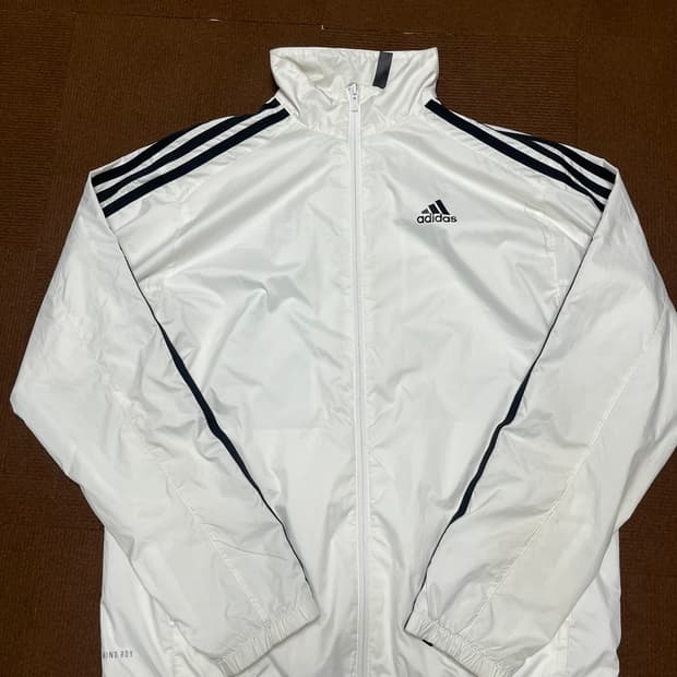 아디다스 3S 레귤러 핏 윈드브레이커 재킷(화이트)