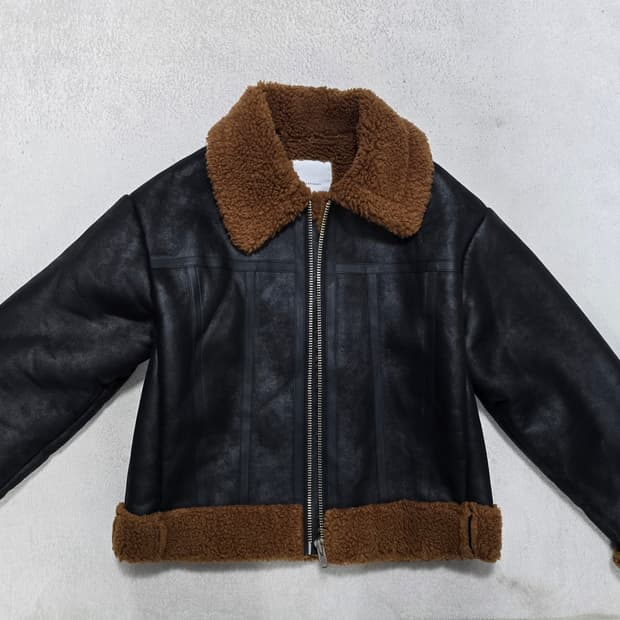 Lartigent 라티젠 블랙 무스탕 자켓