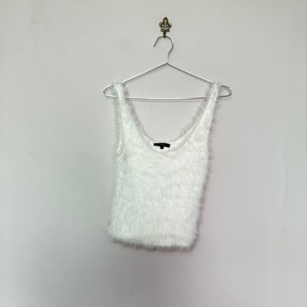rienda white fur sleeveless