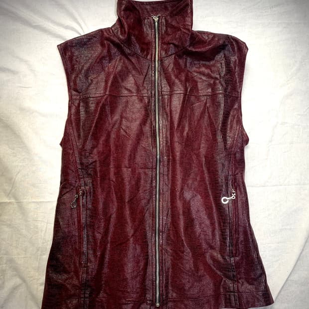 Blood wine red python sleeveless jacket 