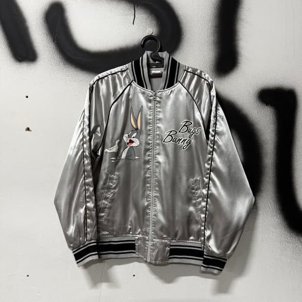 벅스 버니 Bugs Bunny 올드스쿨 빅 프린팅 사틴 실버 바시티 자켓