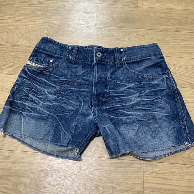 30] 디젤(DIESEL) BACKLER 이태리제 신치백 컷오프 반바지