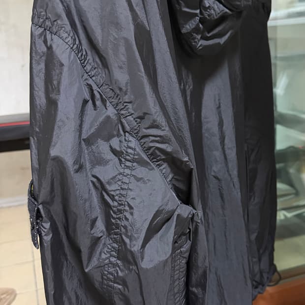 스톤아일랜드 크링클랩스 바람막이