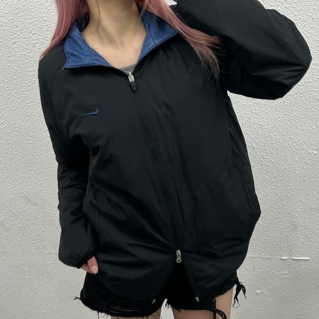 나이키 블루 패딩 리버시블 블랙 바람막이
