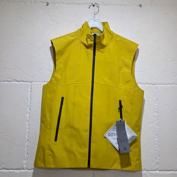 강혁 X 코오롱 고어텍스 인피니움 베스트 M 새상품 옐로우