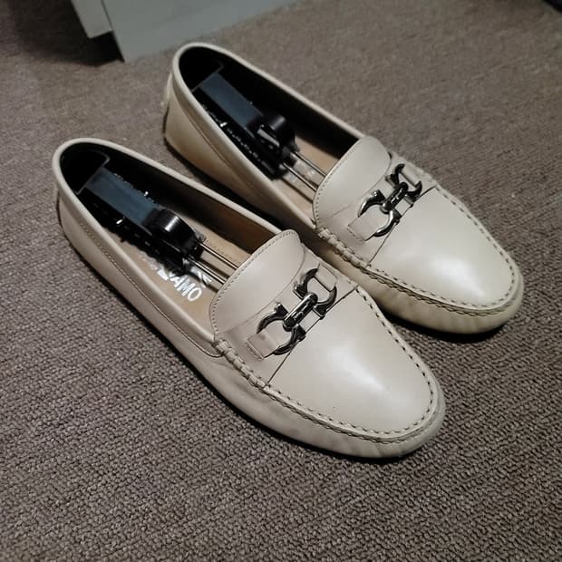 페라가모 드라이빙 슈즈 (7.5/245mm) 상태굿