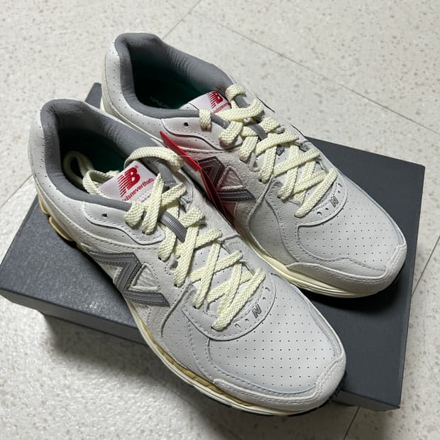 thisisneverthat x New Balance 860 US10.5