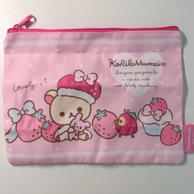 코리락쿠마 딸기 가챠 파우치