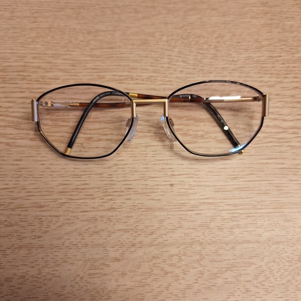 실루엣 안경(이재용 안경)