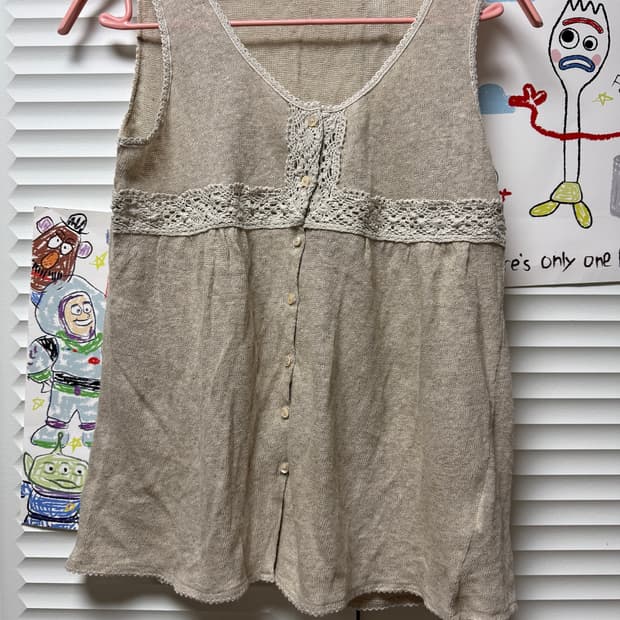 뮤트 베이지 린넨 + 면 나시 15,000원