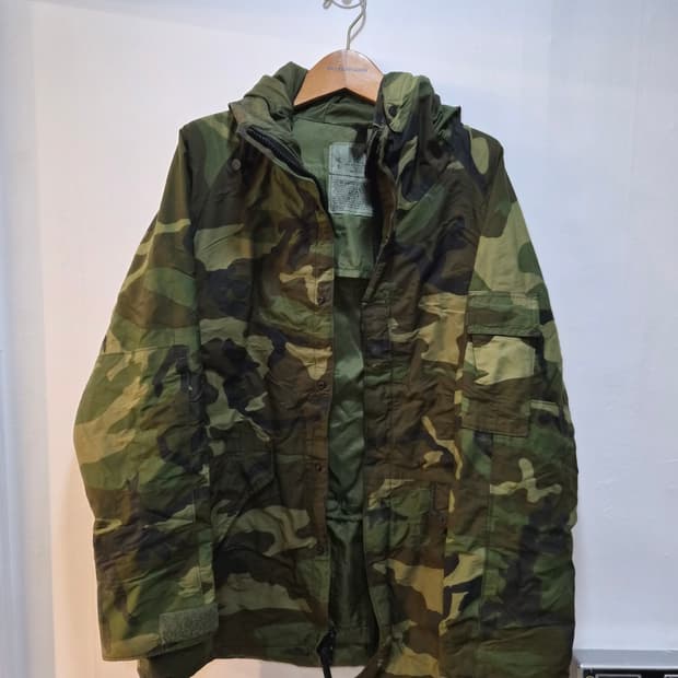 M-L) US ARMY 우드랜드 고어텍스 점퍼 팝니다